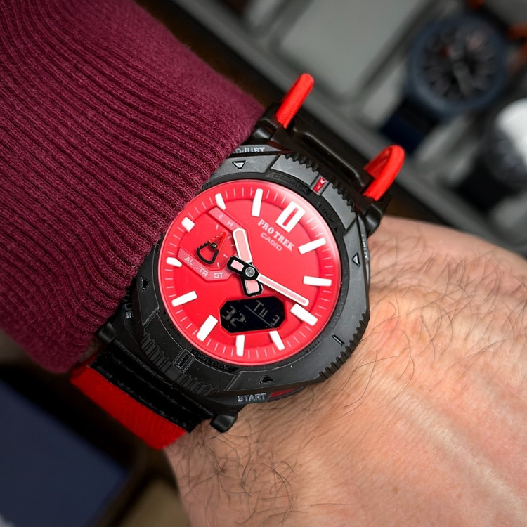 ساعت مچی کاسیو پروترک CASIO PRO TREK های کوالیتی رنگ قرمز
