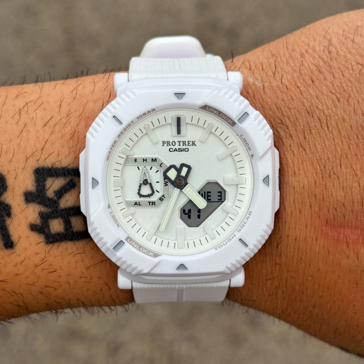 ساعت مچی کاسیو پروترک CASIO PRO TREK های کوالیتی رنگ سفید